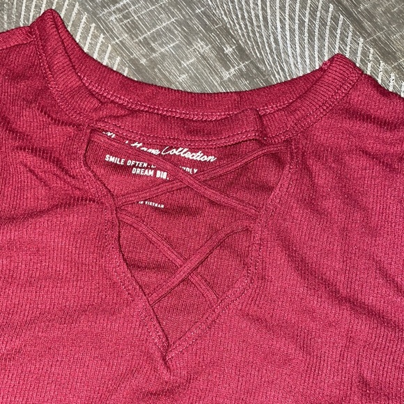 Hollister shirt - Picture 3 of 4